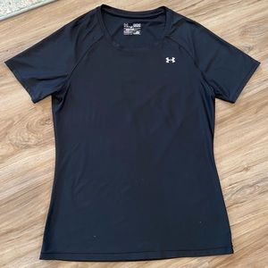Under Armour HeatGear Short Sleeve Shirt - Size Medium